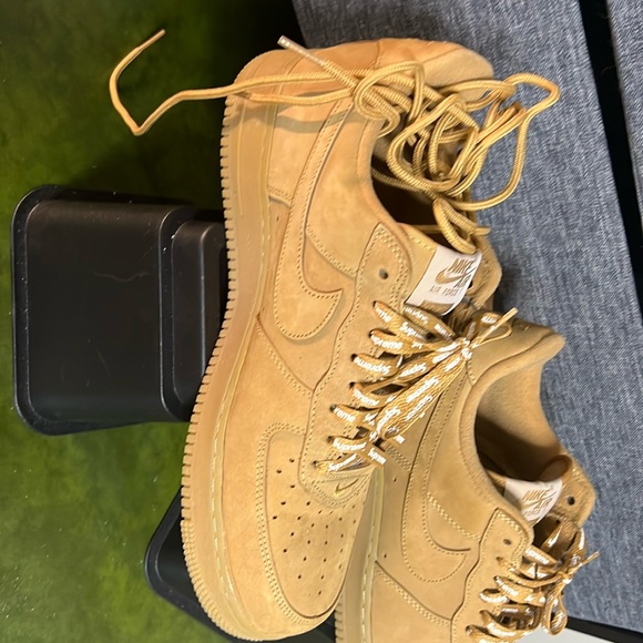 Nike air force 1's supreme edition tan suede - Picture 1 of 3